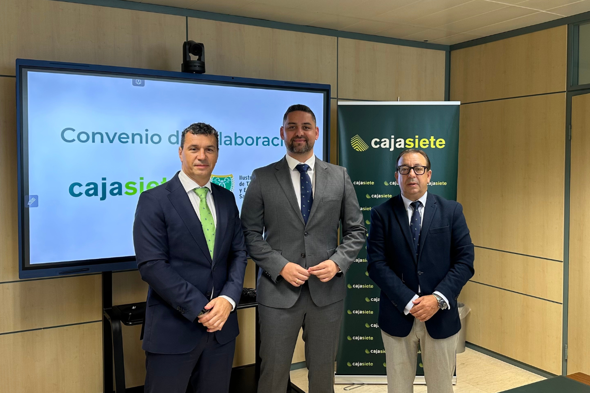 Cajasiete y COTIME renuevan su convenio de colaboración para apoyar la formación y el desarrollo profesional de los titulados mercantiles y empresariales Cajasiete y COTIME renuevan su convenio de colaboración para apoyar la formación y el desarrollo profesional de los titulados mercantiles y empresariales