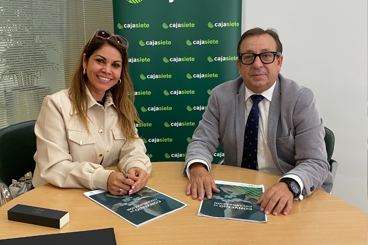 Cajasiete y la Asociación Canaria de Neumología y Cirugía Torácica (NEUMOCAN) firman un convenio de colaboración para apoyar la actividad profesional de sus asociados