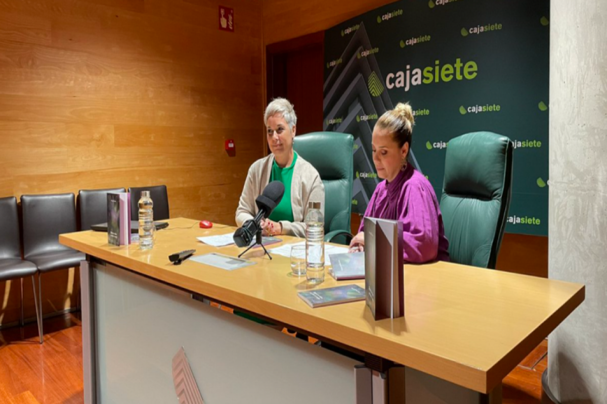 Las mujeres toman la palabra en la presentación del libro “Relatos con Alma”