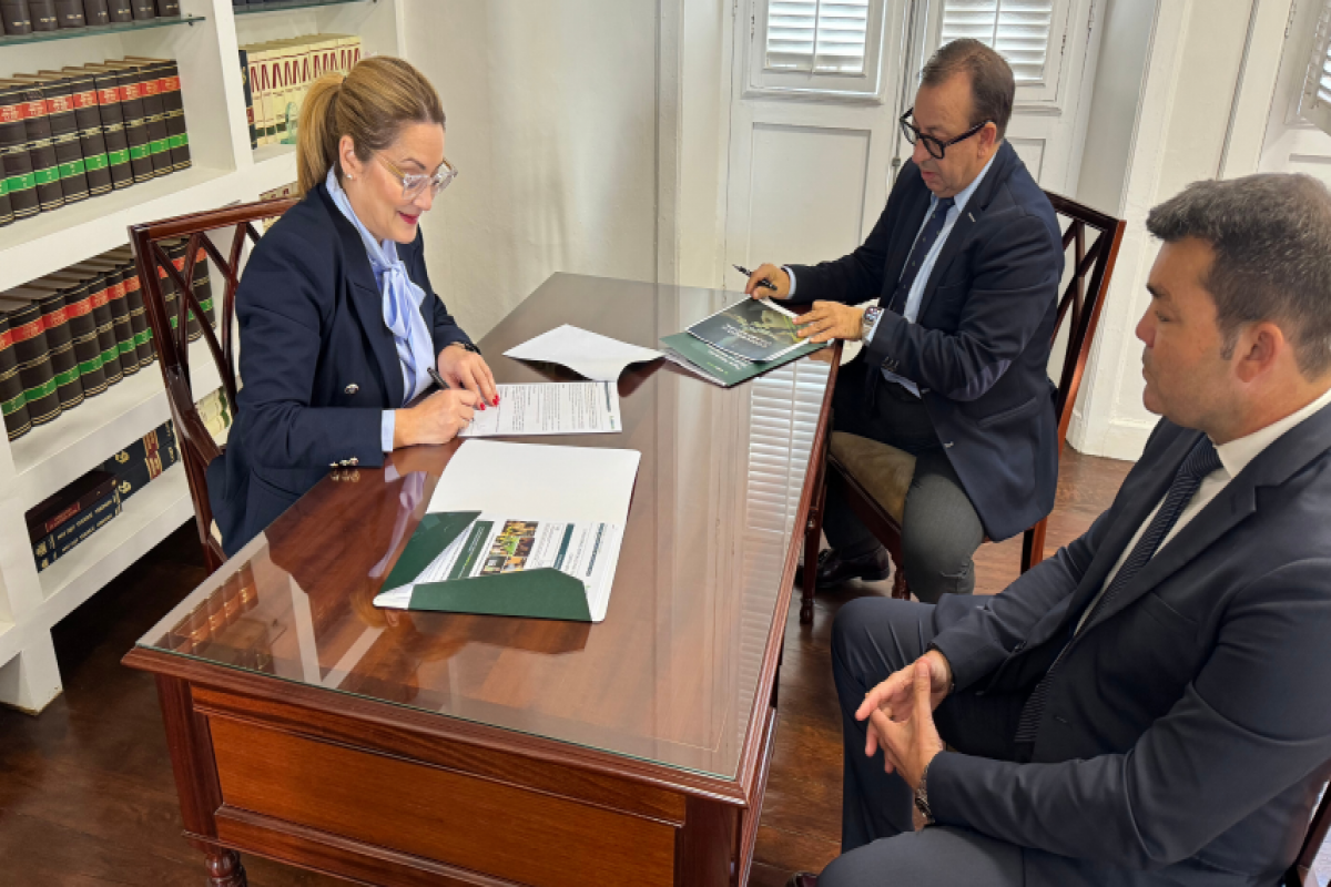 Cajasiete ofrece mejoras financieras al Colegio de Graduados Sociales de Santa Cruz de Tenerife