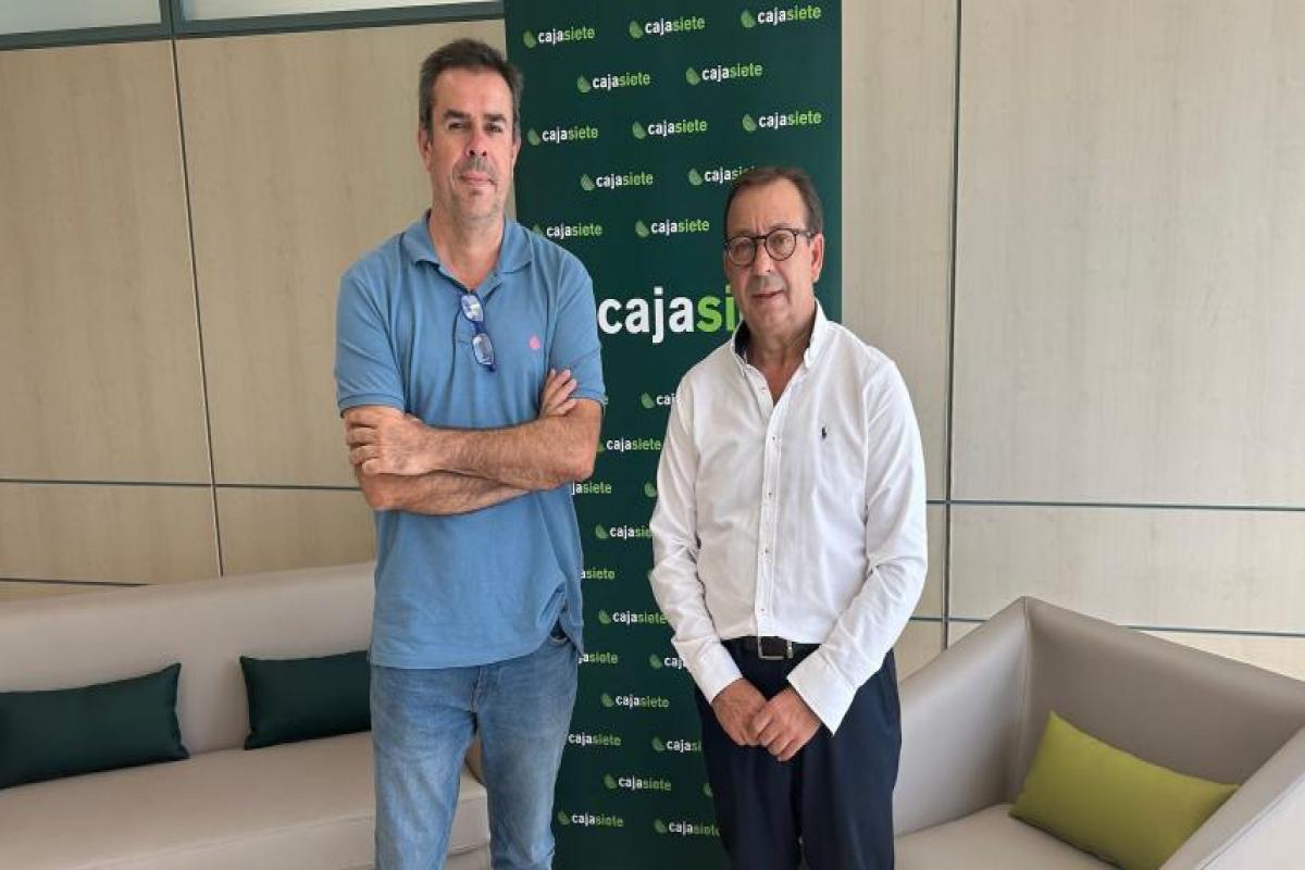 El Santa Cruz C.B. y la Fundación Cajasiete - Pedro Modesto Campos colaboran en las escuelas de baloncesto