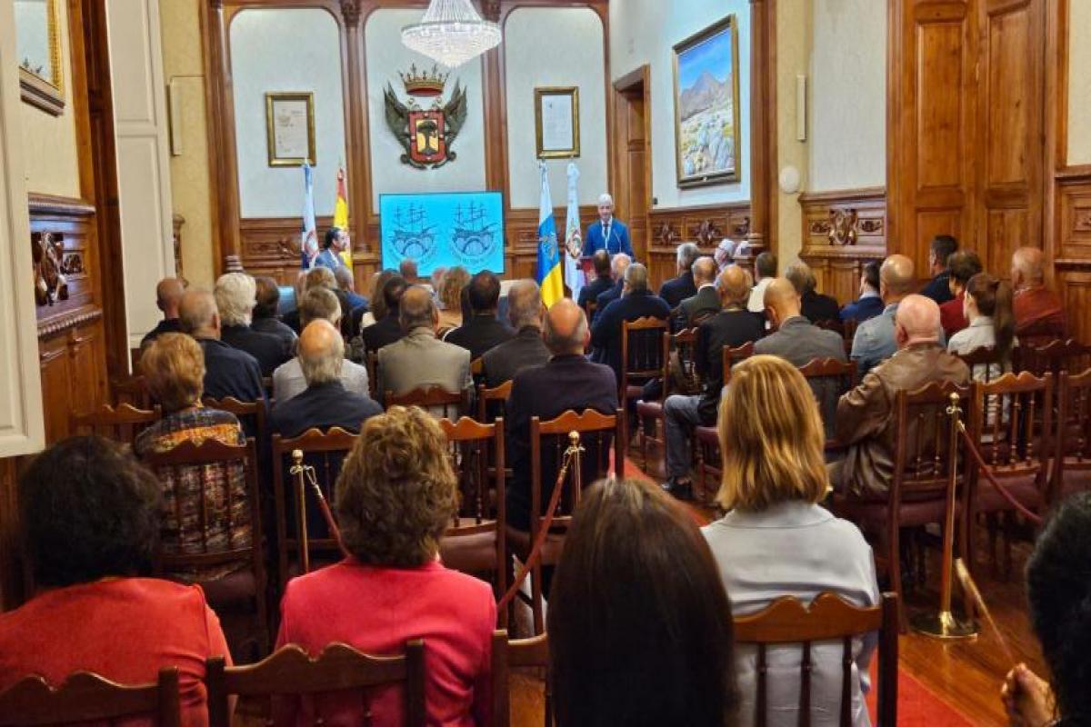 Los mejores trabajos de fin de Grado reciben el reconocimiento de Cajasiete y la ULL