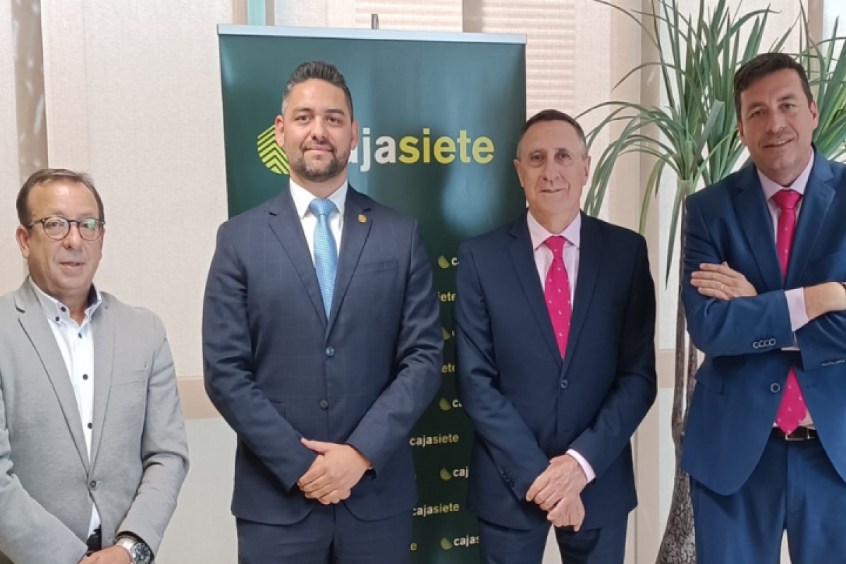 Acuerdo de colaboración entre Cajasiete y El Colegio Oficial de Titulados mercantiles y empresariales de S/C de Tenerife