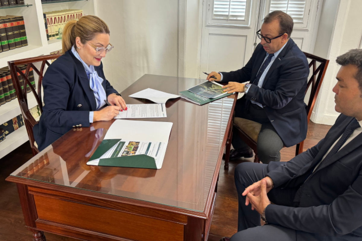 Cajasiete ofrece mejoras financieras al Colegio de Graduados Sociales de Santa Cruz de Tenerife